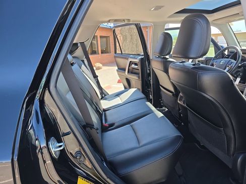 Used 2015 Toyota 4Runner SR5 Premium image 33