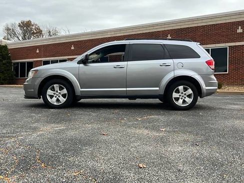 Used 2016 Dodge Journey SE w/ Flexible Seating Group image 9