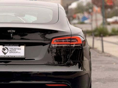 Used 2022 Tesla Model S Standard Range image 11