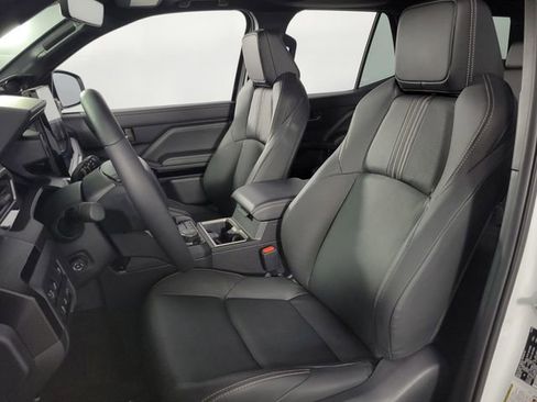 Used 2025 Toyota 4Runner Limited image 13