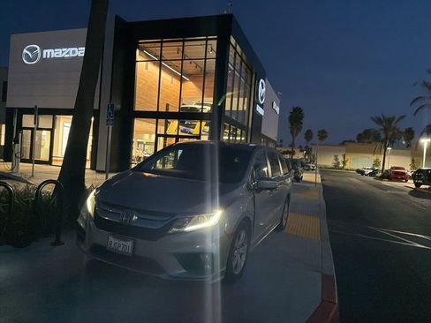 Used 2019 Honda Odyssey EX image 3