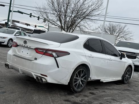 Used 2024 Toyota Camry SE image 16