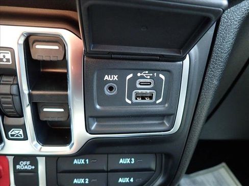 New 2025 Jeep Gladiator Willys image 18