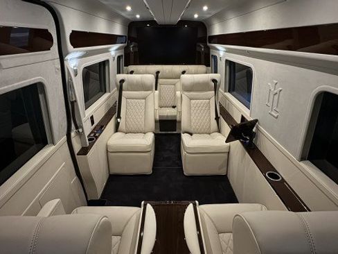 Used 2025 Mercedes-Benz Sprinter 2500 image 8