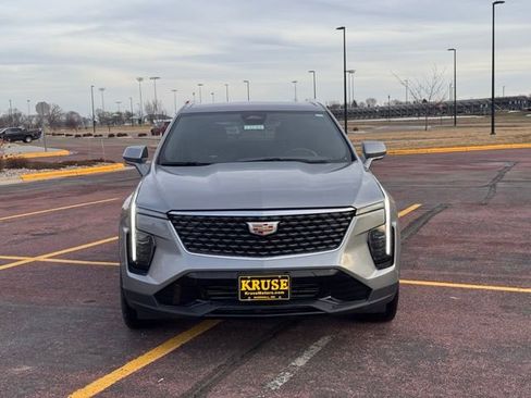 Used 2024 Cadillac XT4 Premium Luxury image 36