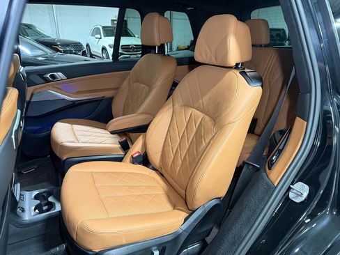 Used 2023 BMW X7 xDrive40i w/ M Sport Package AWD/4WD image 37