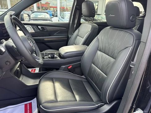 Used 2025 Buick Enclave Avenir w/ Super Cruise Package AWD/4WD image 13