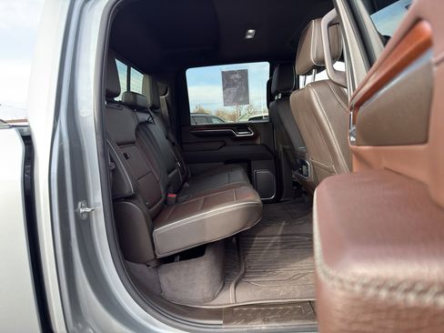 Used 2024 GMC Sierra 2500 Denali w/ Denali Reserve Package image 17