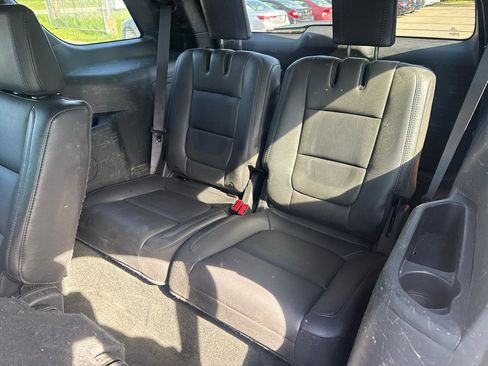 Used 2015 Ford Explorer XLT w/ Equipment Group 202B FWD image 12