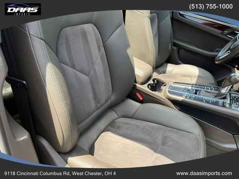 Used 2018 Porsche Macan AWD/4WD image 34