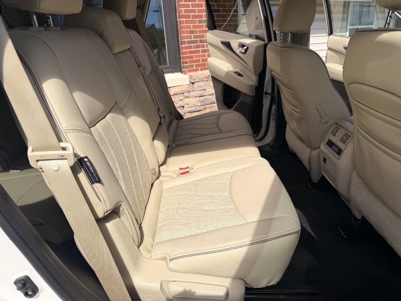 Used 2018 INFINITI QX60 FWD image 16