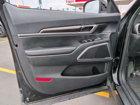 Used 2025 Kia Telluride S AWD/4WD image 19