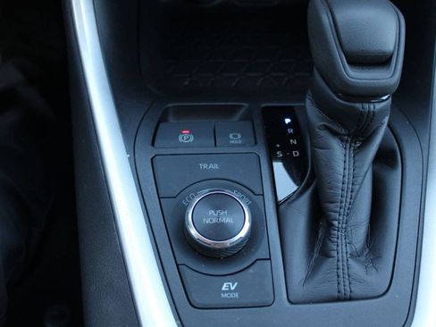 Used 2024 Toyota RAV4 XLE AWD/4WD image 20