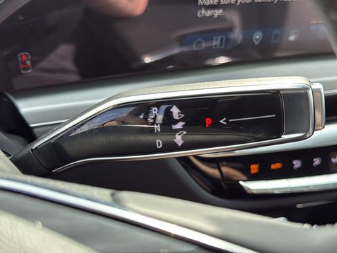 New 2026 Cadillac Lyriq Premium Luxury image 17