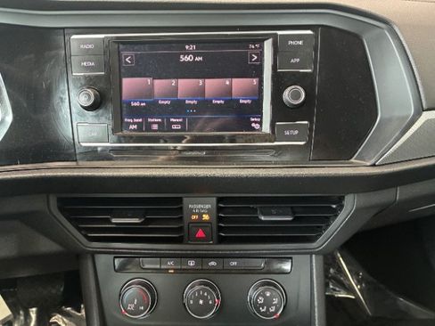 Used 2019 Volkswagen Jetta SE FWD image 22