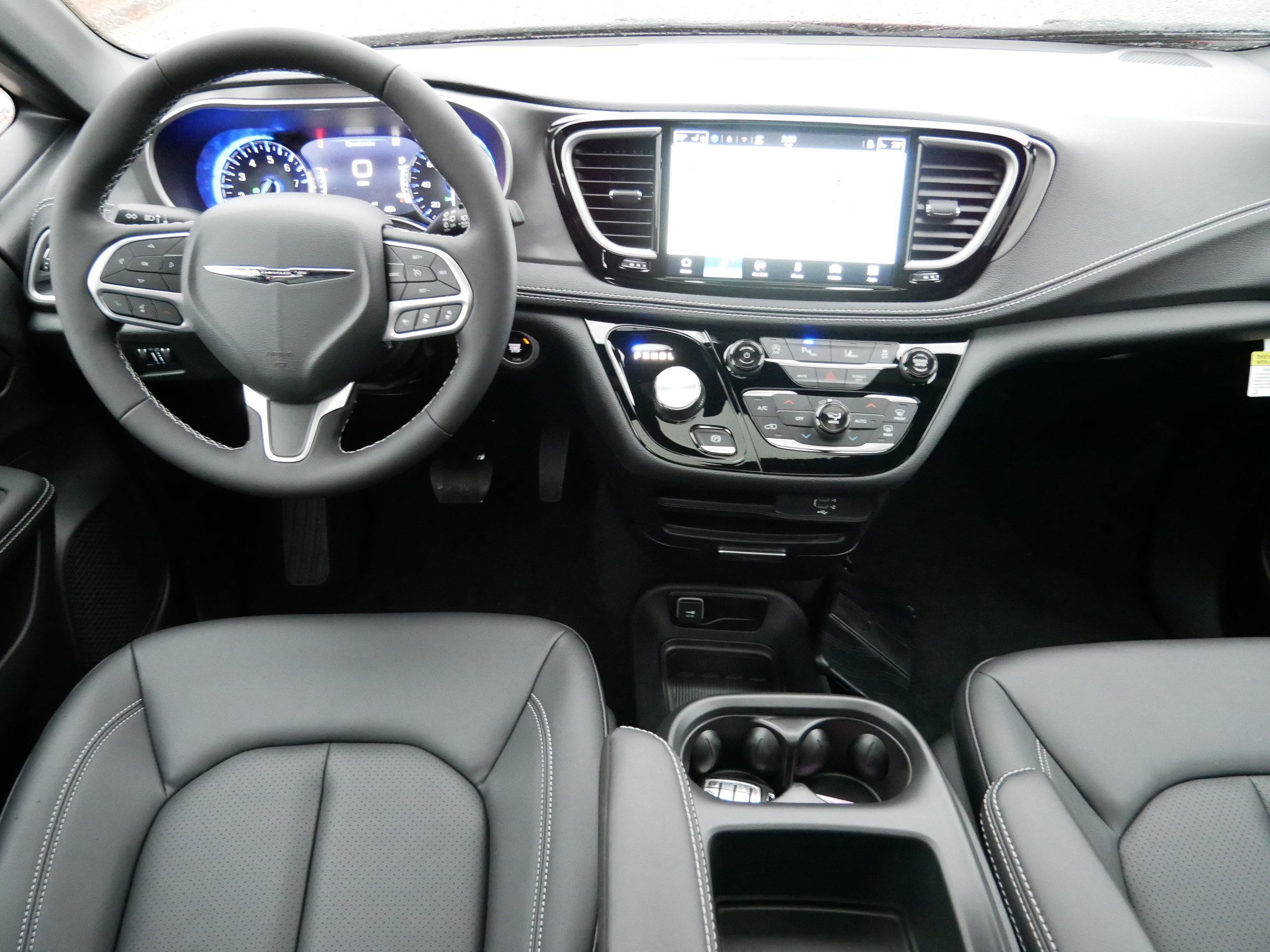New 2026 Chrysler Pacifica Select AWD/4WD image 10