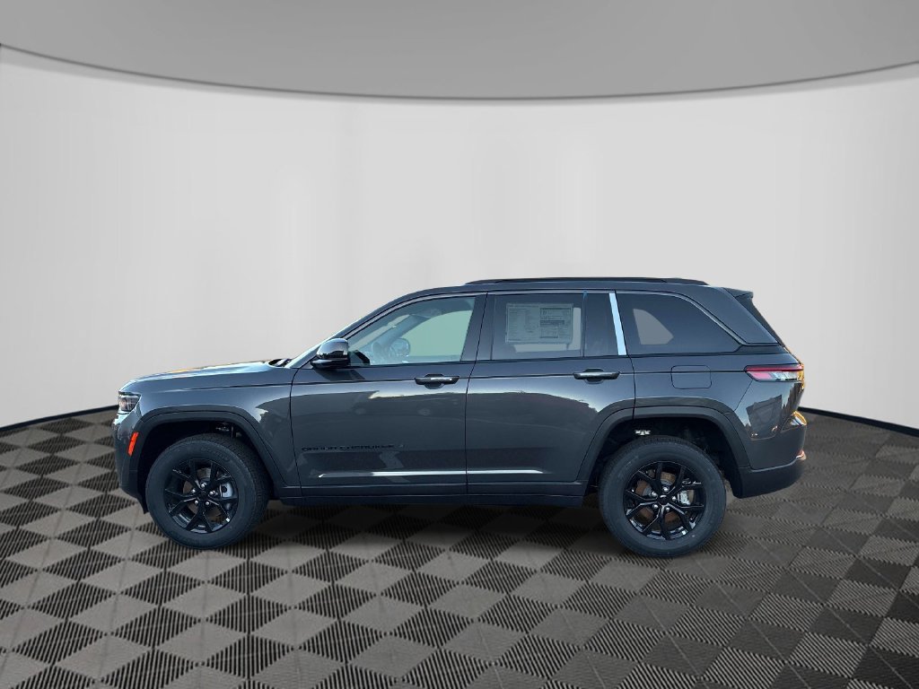 New 2026 Jeep Grand Cherokee Altitude AWD/4WD image 2