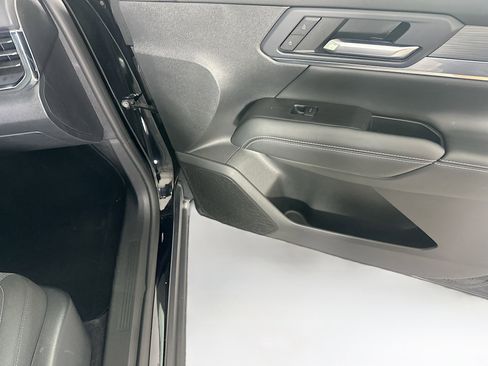 Used 2025 GMC Terrain Elevation image 31