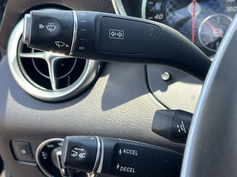 Used 2019 Mercedes-Benz SLC 300 image 21