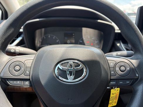 Used 2024 Toyota Corolla LE FWD image 18