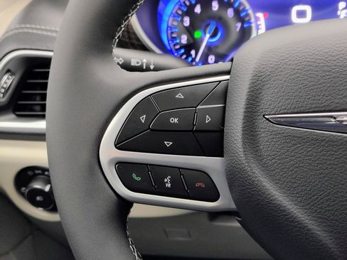 Used 2024 Chrysler Pacifica Limited w/ Trailer Tow Group image 41