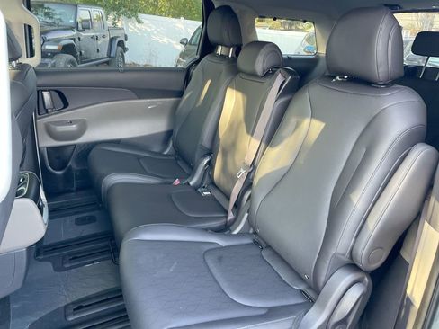 New 2026 Kia Carnival EX image 49