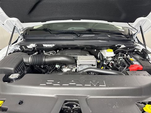 New 2026 RAM 1500 Laramie AWD/4WD image 24