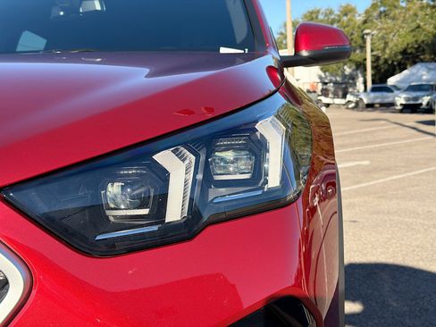 Used 2025 BMW X2 xDrive28i image 9