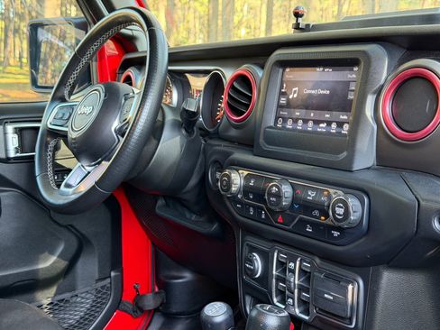 Used 2020 Jeep Gladiator Sport w/ Quick Order Package 24S image 16