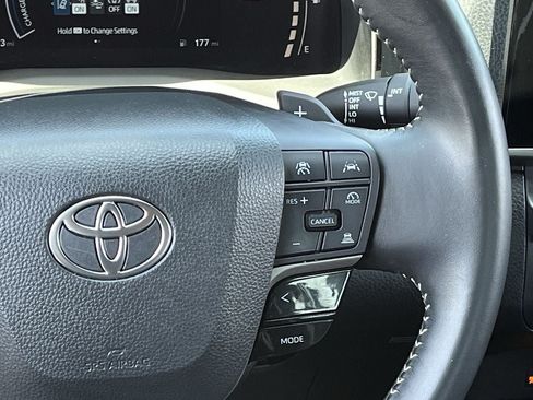 Used 2025 Toyota Camry SE FWD image 14