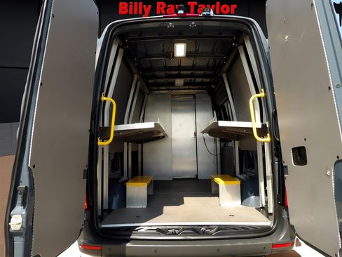 Used 2019 Mercedes-Benz Sprinter 144 image 26