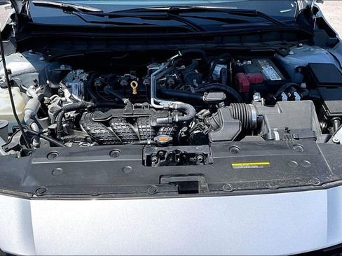 Used 2024 Nissan Altima 2.5 SR FWD image 33