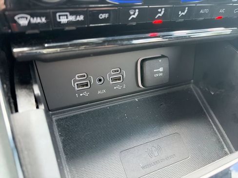 Used 2023 Jeep Grand Cherokee Altitude AWD/4WD image 20