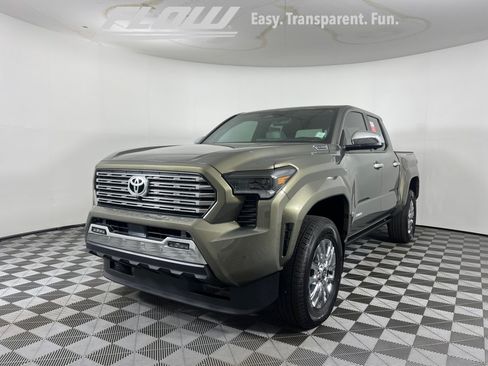 Used 2025 Toyota Tacoma Limited AWD/4WD image 25