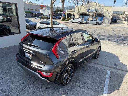 Used 2024 Kia Niro EX Touring image 14