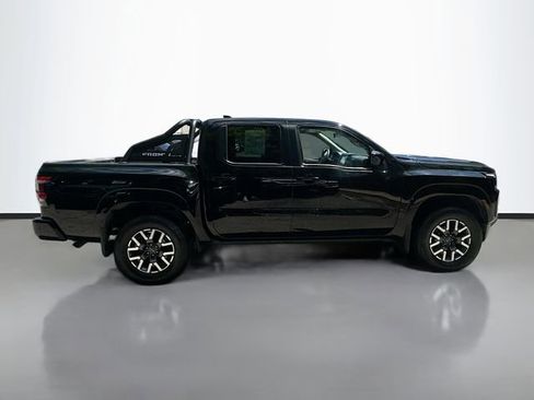Used 2022 Nissan Frontier SV AWD/4WD image 5