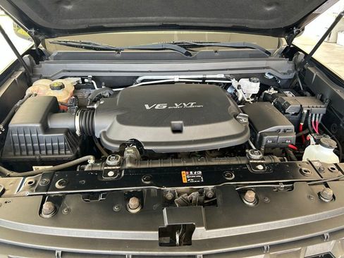 Used 2022 Chevrolet Colorado LT w/ LT Convenience Package RWD image 9