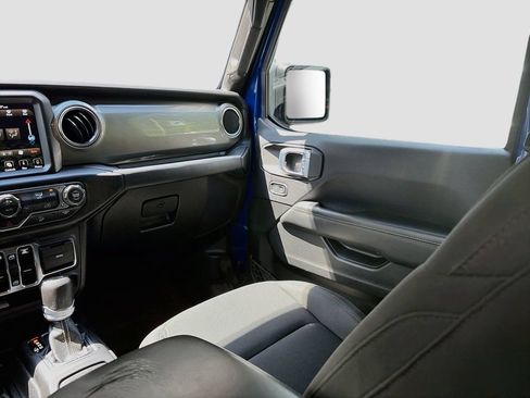 Used 2019 Jeep Wrangler Unlimited Sahara AWD/4WD image 23