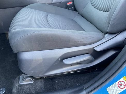 Used 2019 Toyota RAV4 LE w/ Carpet Mat Package AWD/4WD image 13