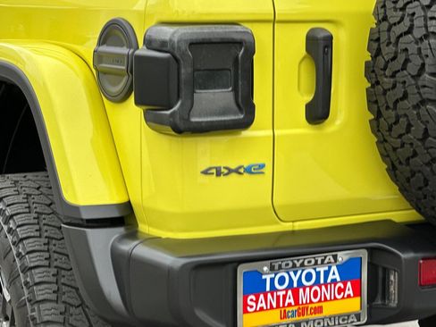Used 2023 Jeep Wrangler Unlimited Rubicon 4xe AWD/4WD image 27