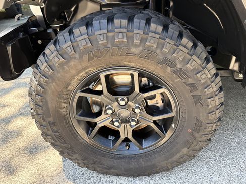 Used 2025 Jeep Wrangler Unlimited Sport AWD/4WD image 11