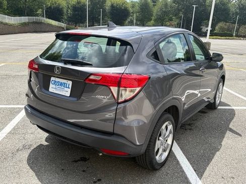 Used 2022 Honda HR-V LX image 8