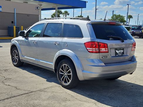 Used 2018 Dodge Journey SE w/ Connectivity Group image 3