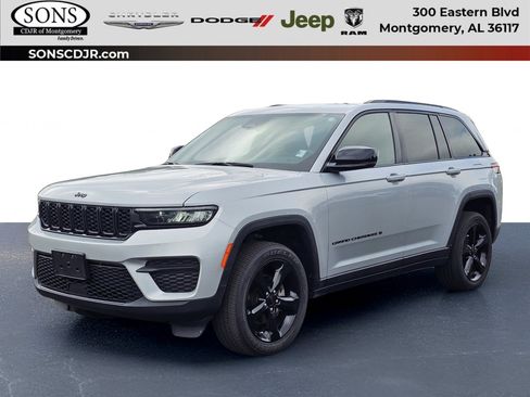 Used 2023 Jeep Grand Cherokee Altitude AWD/4WD image 1