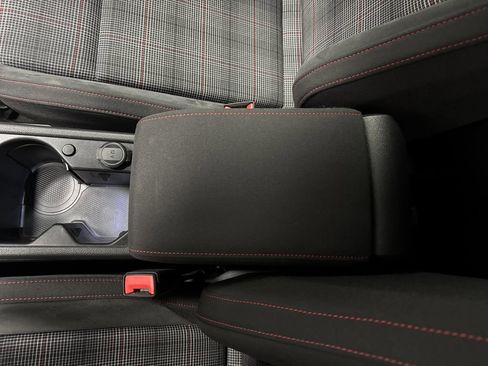 Used 2022 Volkswagen GTI SE image 21