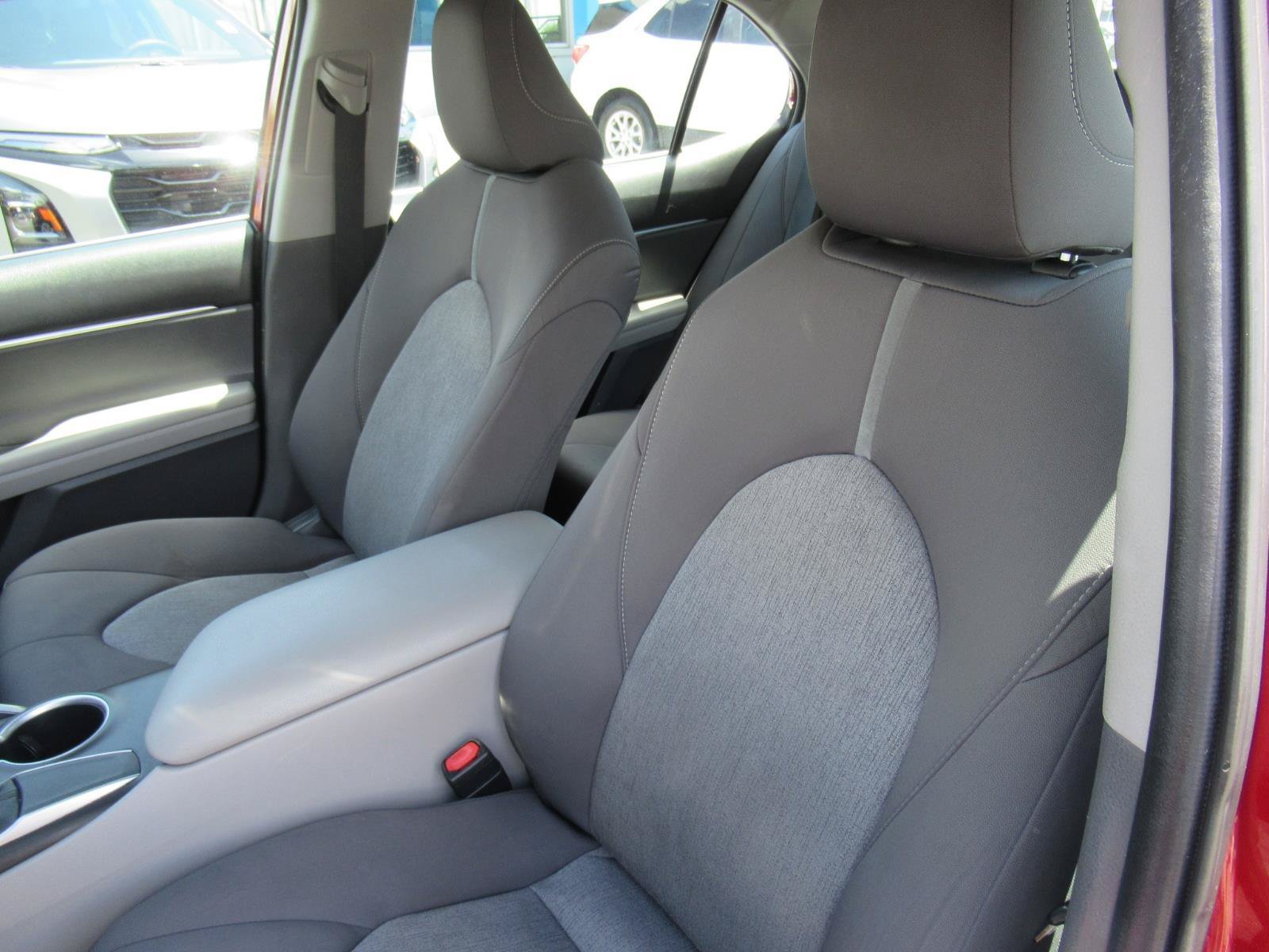 Used 2021 Toyota Camry LE FWD image 18