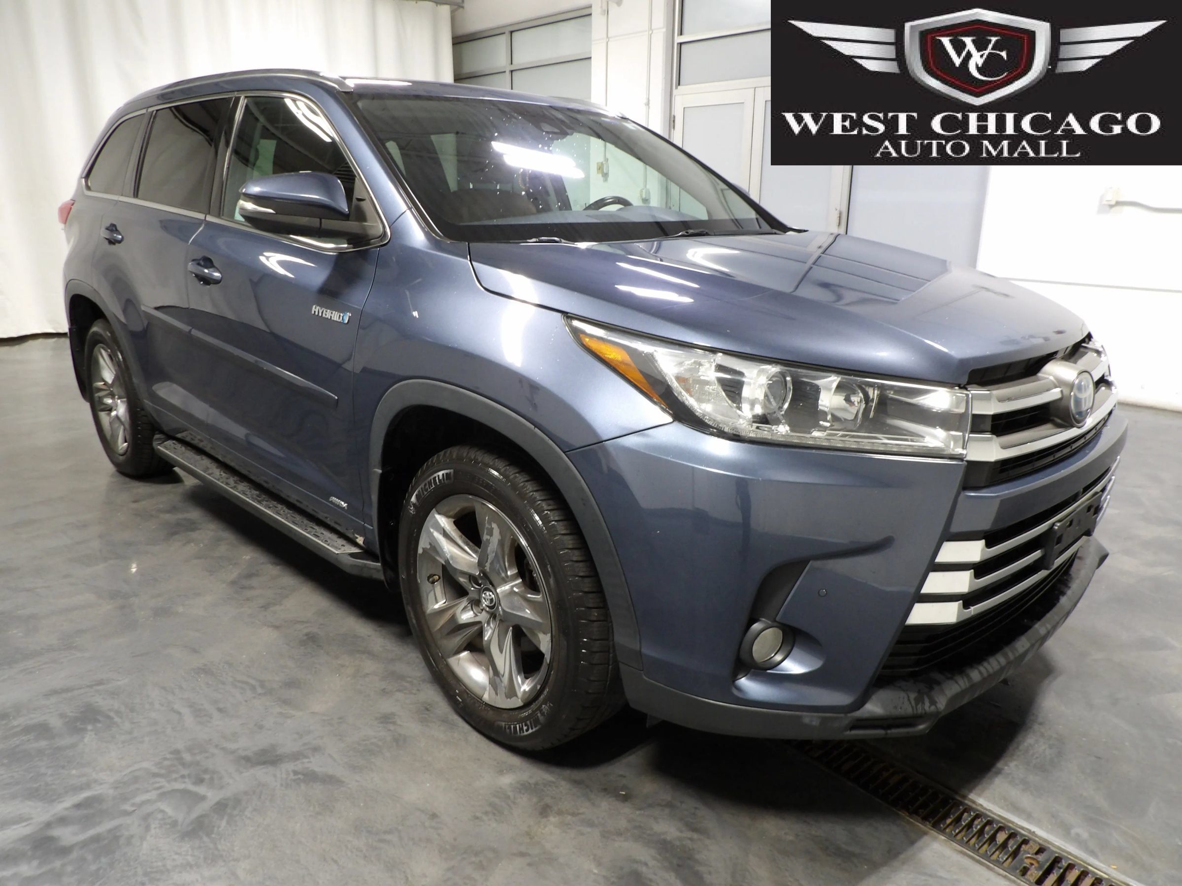 Used 2017 Toyota Highlander Limited Platinum AWD/4WD image 1