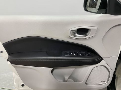 Used 2021 Jeep Compass Latitude w/ Sun and Sound Group FWD image 22