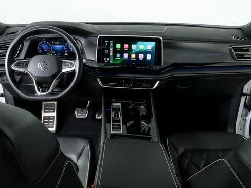 Used 2025 Volkswagen Atlas Cross Sport SEL Premium R-Line image 20