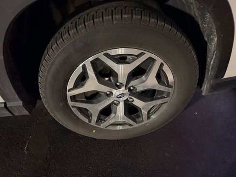 Used 2021 Subaru Forester Premium image 9